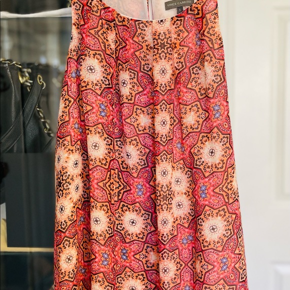 Nice chiffon top. - Picture 4 of 4